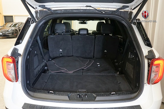 Ford Explorer 24 of 26
