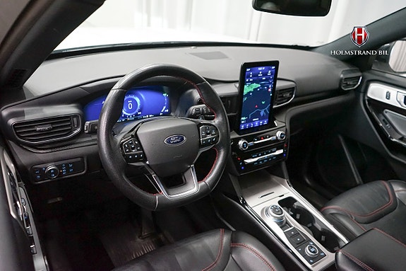 Ford Explorer 9 of 26