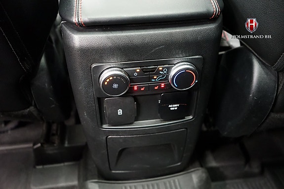 Ford Explorer 15 of 26