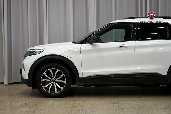 Ford Explorer 7 of 26