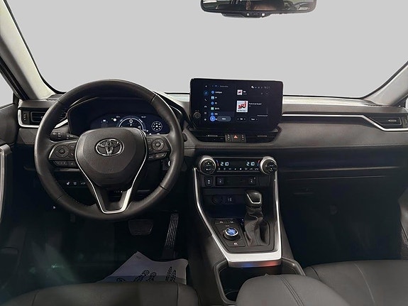 Toyota RAV4 8 of 10