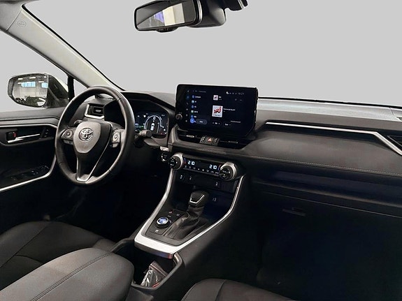 Toyota RAV4 6 of 10