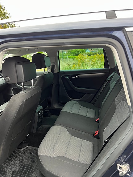 Volkswagen Passat 5 of 9