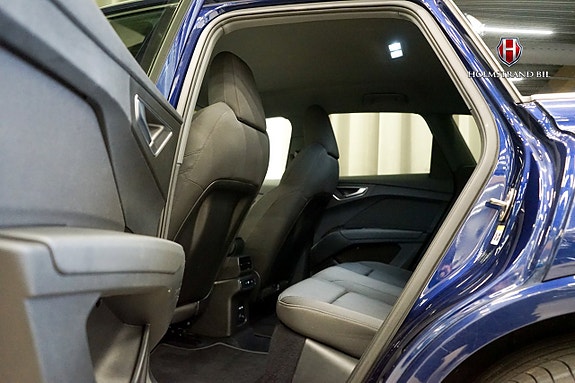 Audi Q4 e-tron 10 of 22