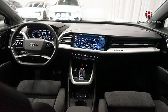 Audi Q4 e-tron 11 of 22