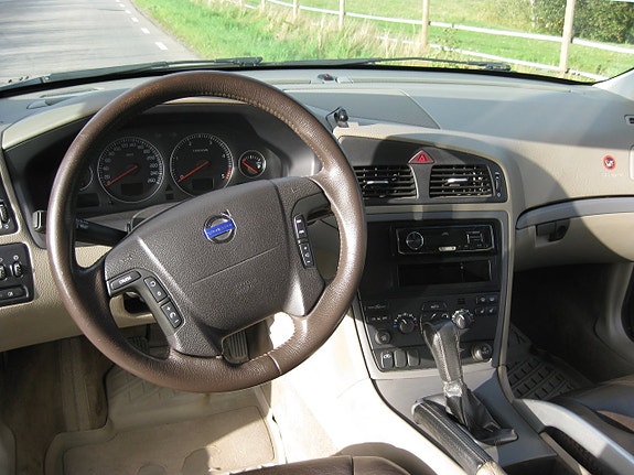 Volvo XC70 13 of 14