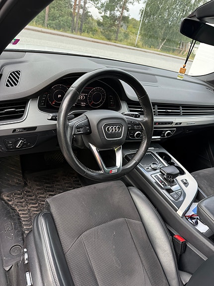 Audi Q7 7 of 10