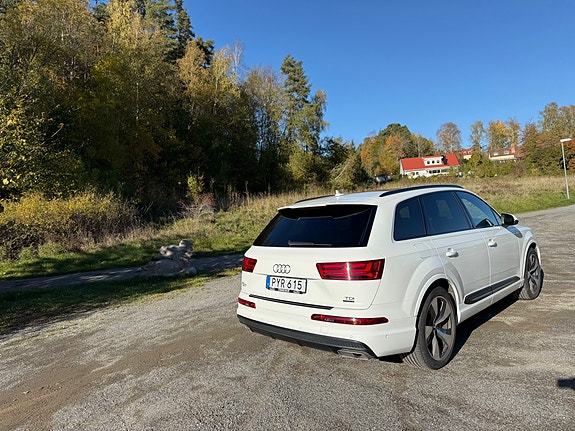 Audi Q7 4 of 10
