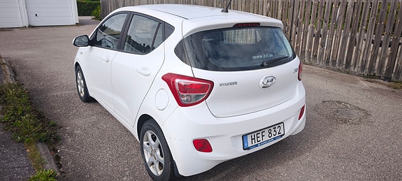 Hyundai i10 3 of 12