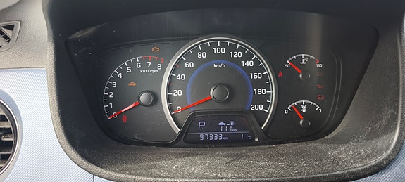 Hyundai i10 12 of 12