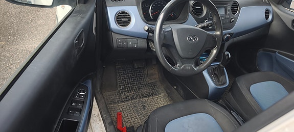 Hyundai i10 9 of 12