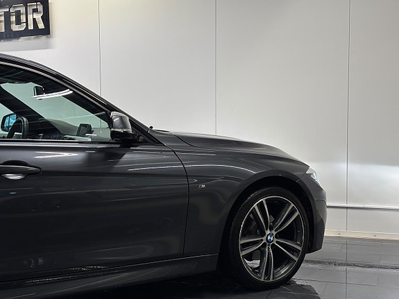 BMW 320d 11 of 30