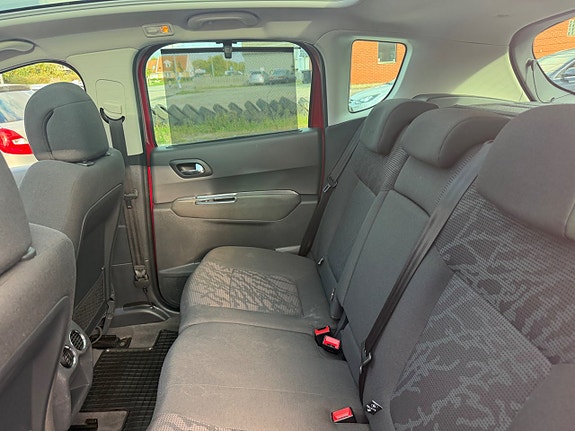Peugeot 3008 11 of 12