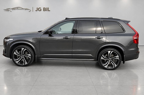 Volvo XC90 3 of 26