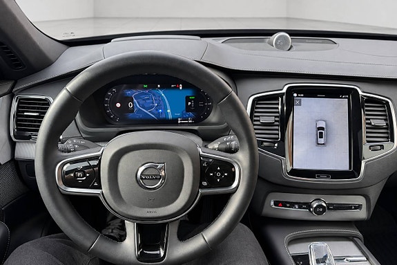 Volvo XC90 16 of 26
