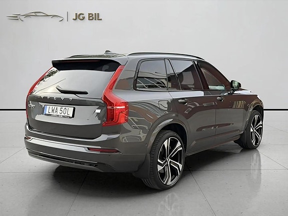Volvo XC90 8 of 27