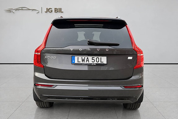 Volvo XC90 6 of 26