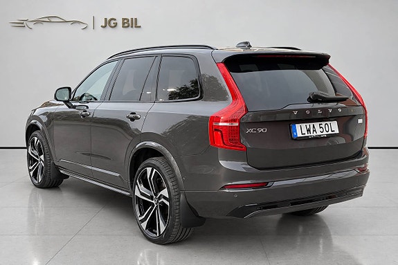 Volvo XC90 4 of 26