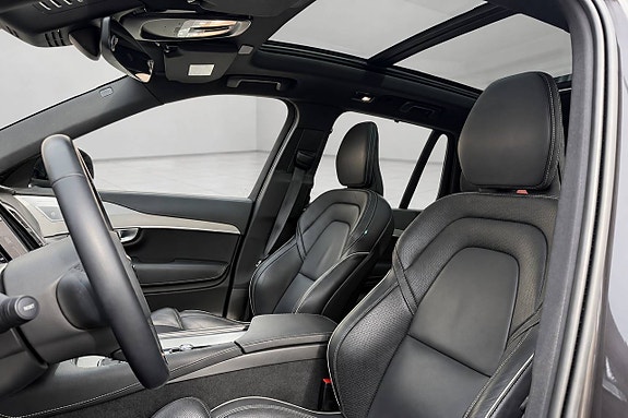 Volvo XC90 14 of 26