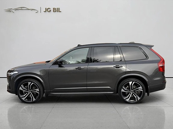 Volvo XC90 3 of 27
