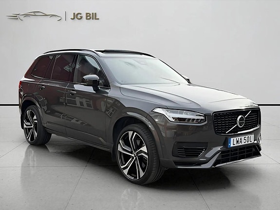 Volvo XC90 10 of 27