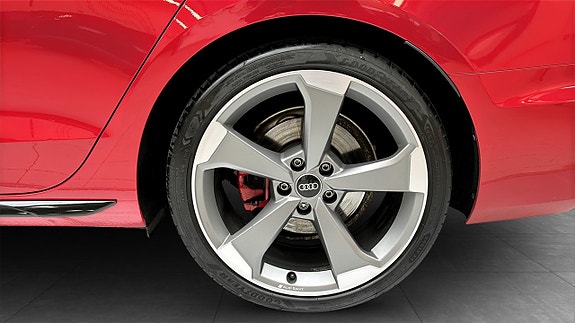 Audi A4 6 of 14