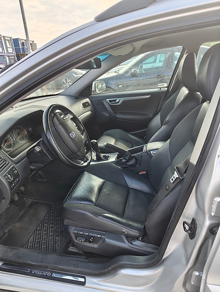 Volvo V70 7 of 7
