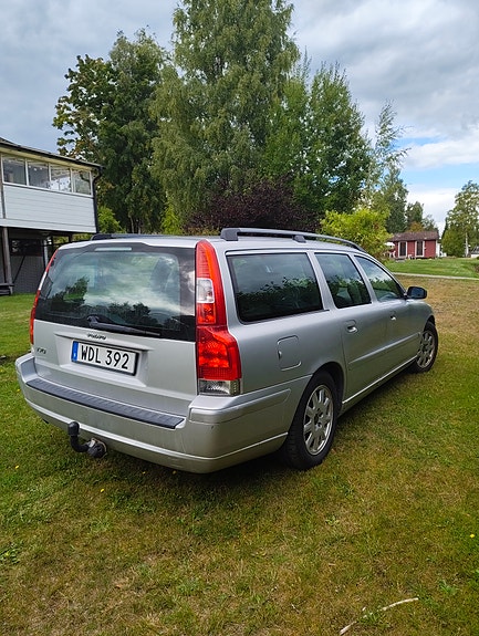 Volvo V70 5 of 7