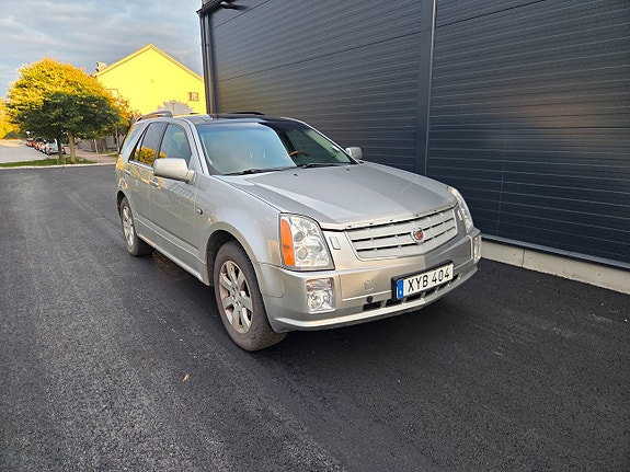 Cadillac SRX 2 of 11