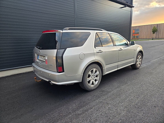 Cadillac SRX 5 of 11