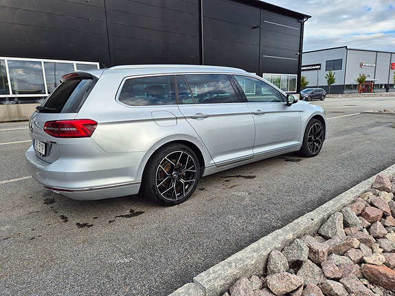 Volkswagen Passat 5 of 17