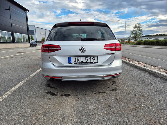 Volkswagen Passat 6 of 17