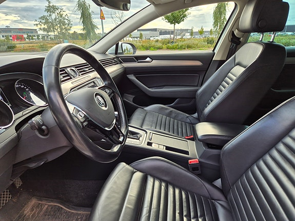 Volkswagen Passat 16 of 17