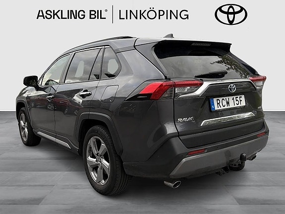 Toyota RAV4 3 of 14