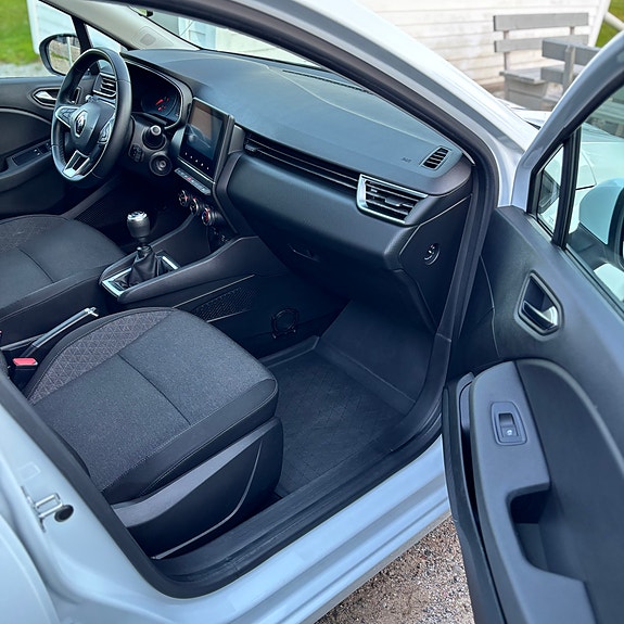 Renault Clio 10 of 11