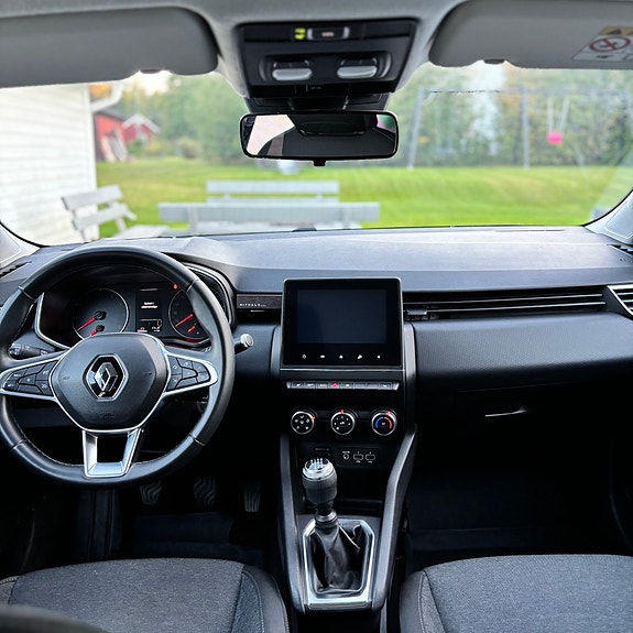 Renault Clio 9 of 11