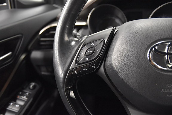 Toyota C-HR 10 of 20
