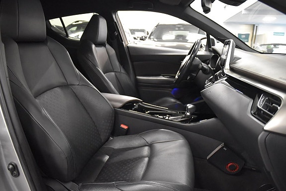 Toyota C-HR 13 of 20