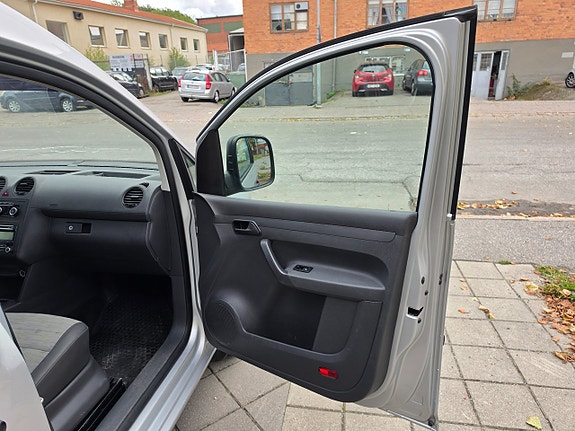 Volkswagen Caddy 19 of 21