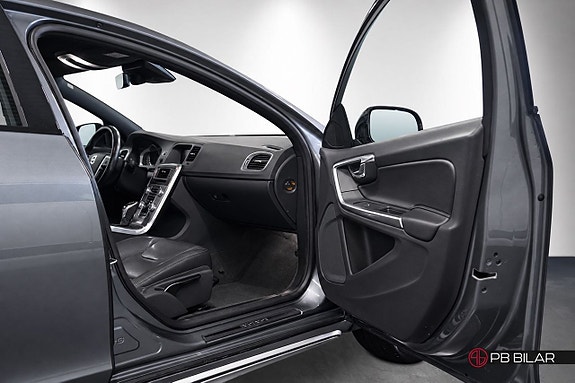 Volvo S60 Cross Country 11 of 25