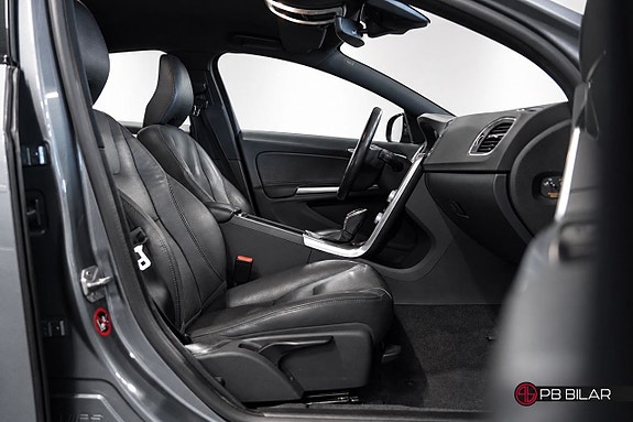 Volvo S60 Cross Country 12 of 25