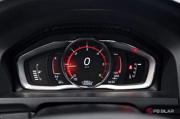 Volvo S60 Cross Country 17 of 25