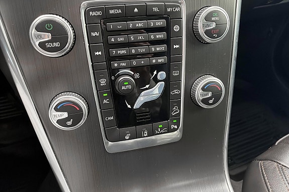 Volvo XC60 16 of 21