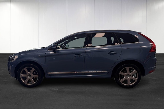 Volvo XC60 2 of 21