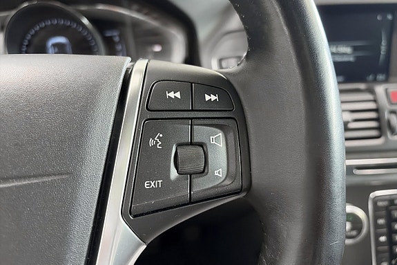 Volvo XC60 10 of 21