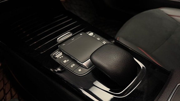 Mercedes-Benz CLA250 e 23 of 30