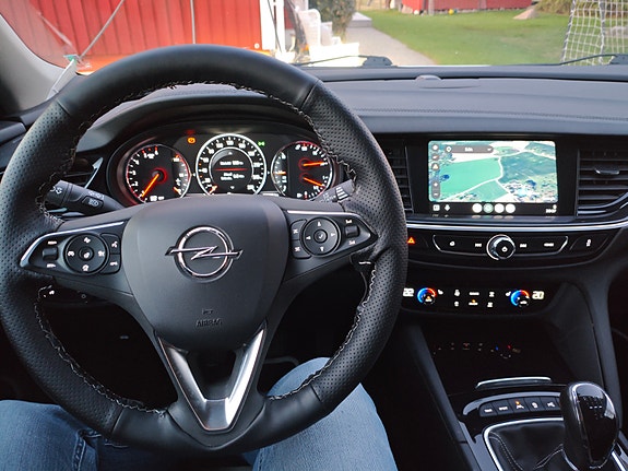 Opel Insignia 3 of 7