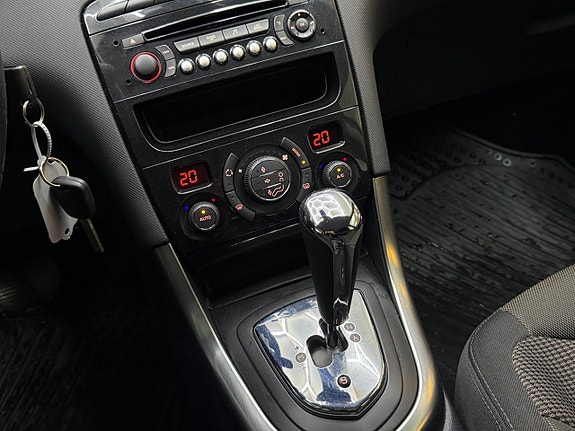 Peugeot 308 15 of 24