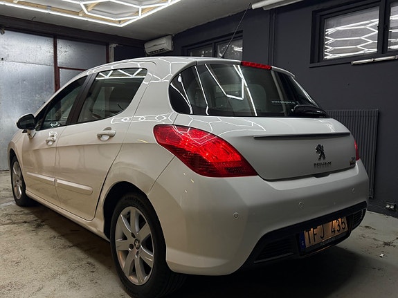 Peugeot 308 3 of 24