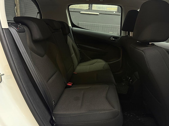 Peugeot 308 10 of 24